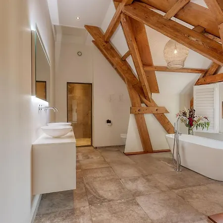 Beautiful Luxury Close To The And Centre Hága